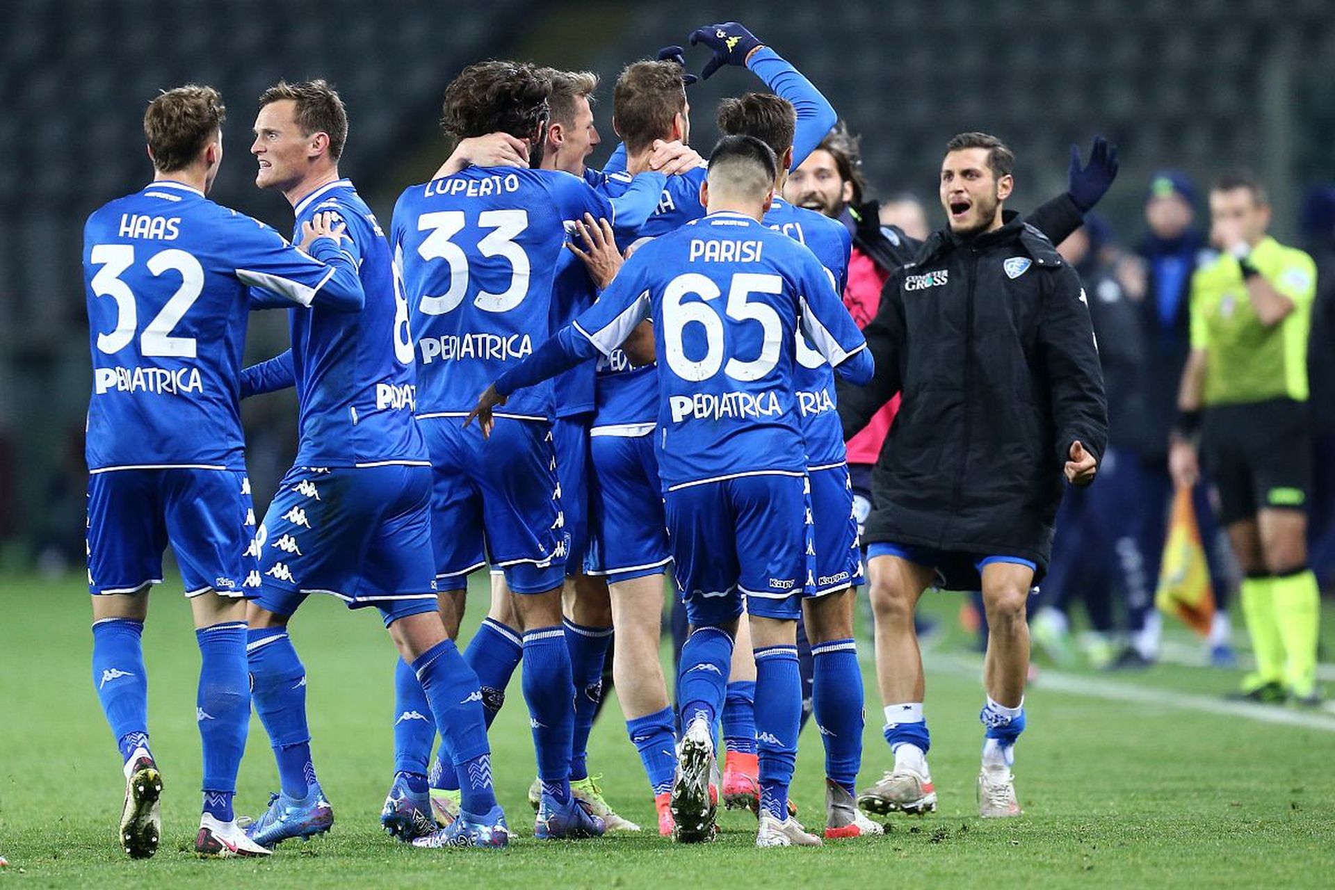 在鏗鏘激烈 在鏗鏘激烈